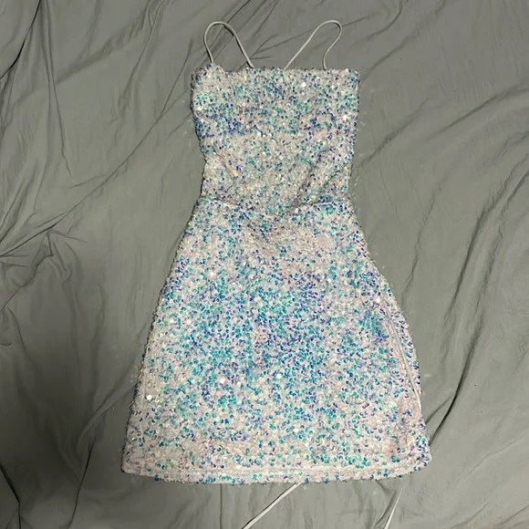 Lucy In The Sky, Ivy Cowl Iridescent Sequin Dress in white, size